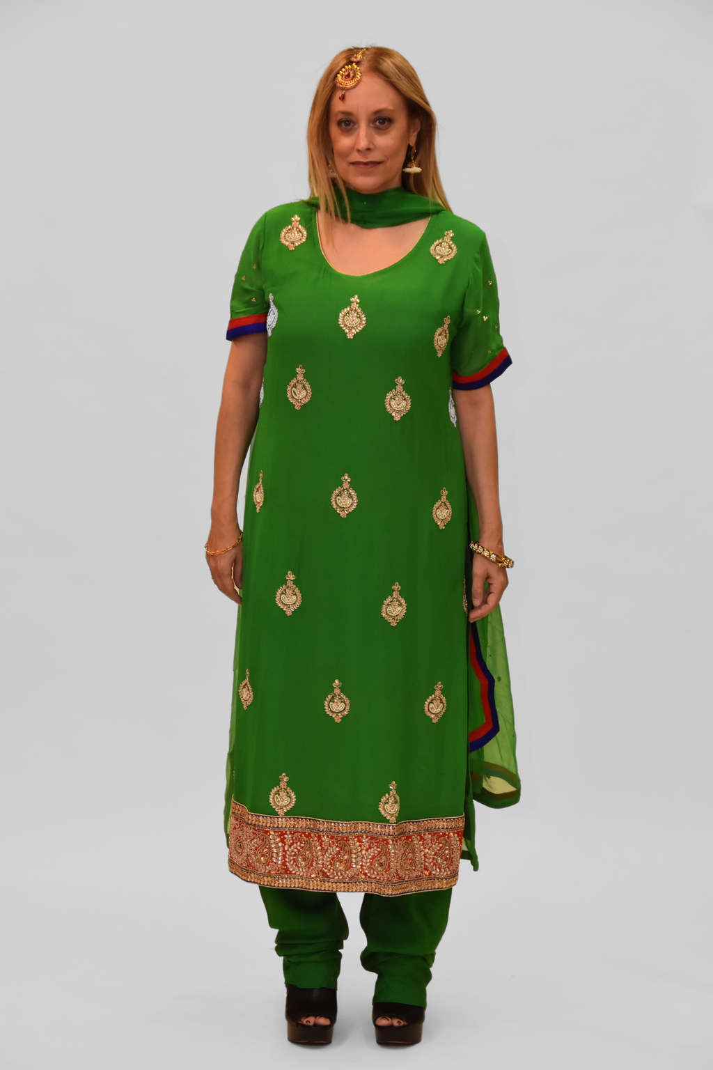 Georgette Silk Emerald Green Embroidered Salwar Kameez